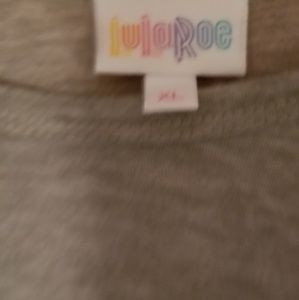 Very cute lularoe top